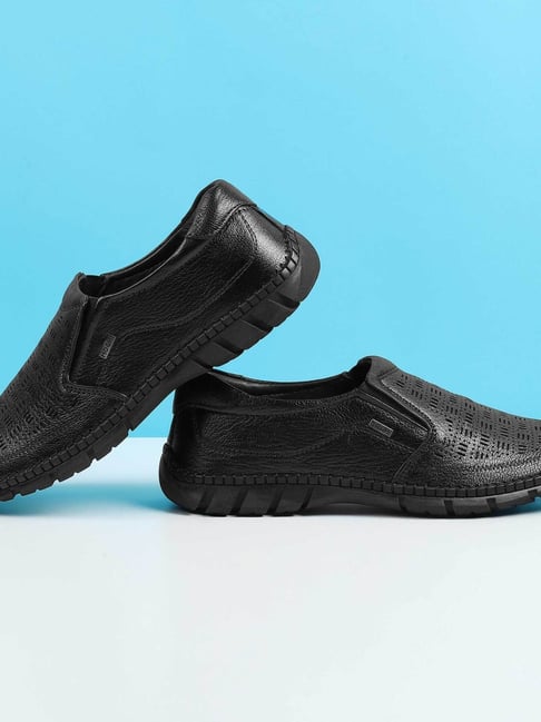 Mochi Men's Black Slip-On Shoes