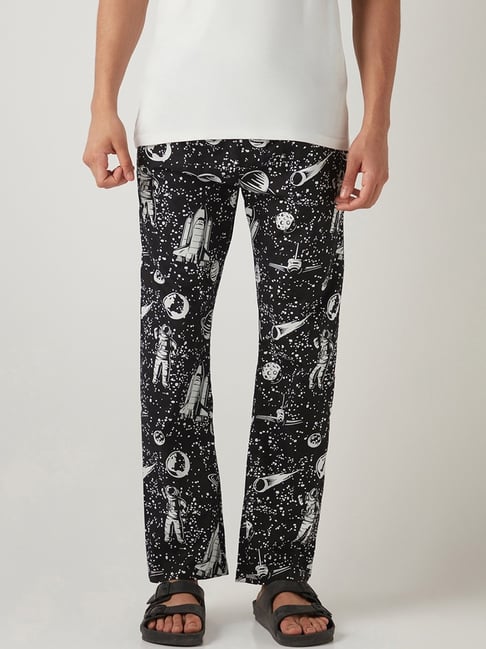Bewakoof Men's Black All Over Printed Pyjamas