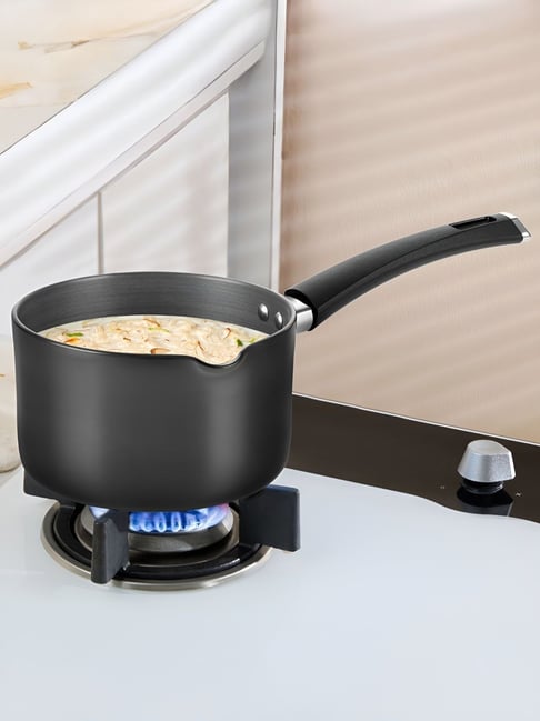 Borosil 2L (16 cm) Hard Anodized Spout Sauce Pan ( Black )