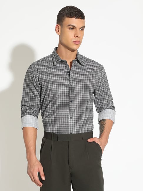 Showoffff Black Cotton Regular Fit Checks Shirt-picture-28