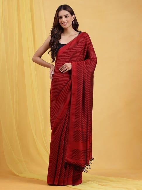 navyasa by liva Maroon Printed Saree With Unstitched Blouse-image-3
