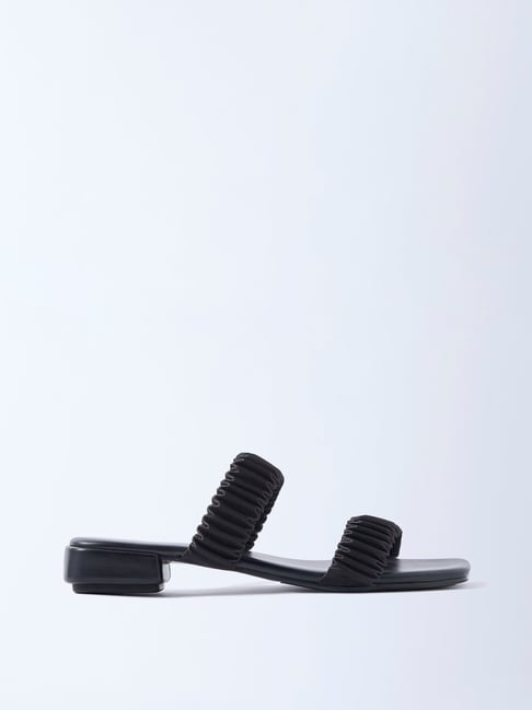 LUNA BLU by Westside Black Ruched Dual-Strap Sandals-picture-29