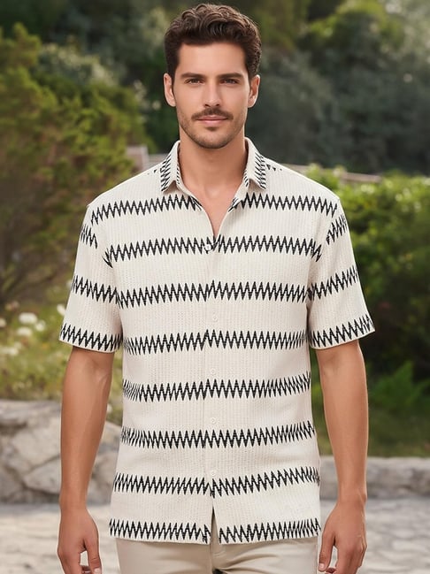 Bewakoof Men's Off White Textured Oversized Shirt-picture-31