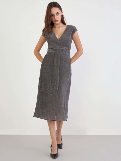Styli Charcoal Regular Fit Self Pattern Dress-picture-18
