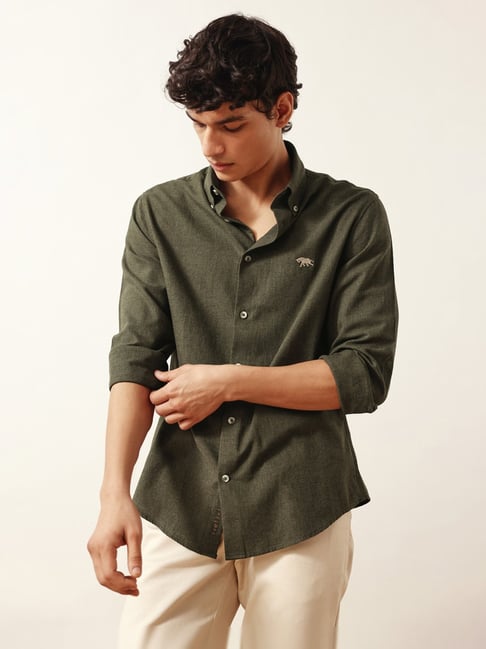 Andamen Signature Core Olive Regular Fit Solid Shirt