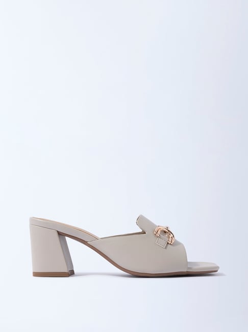 LUNA BLU by Westside Ivory Hardware-Detailed Heel Sandals-picture-38