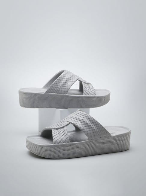 Asian Women's FEMINA-11 Grey Cross Strap Sandals-picture-45