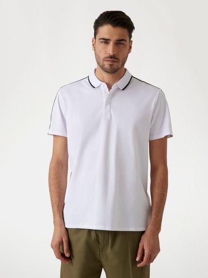 Guess White Solid Polo Collar Short Sleeves Polo T-Shirt