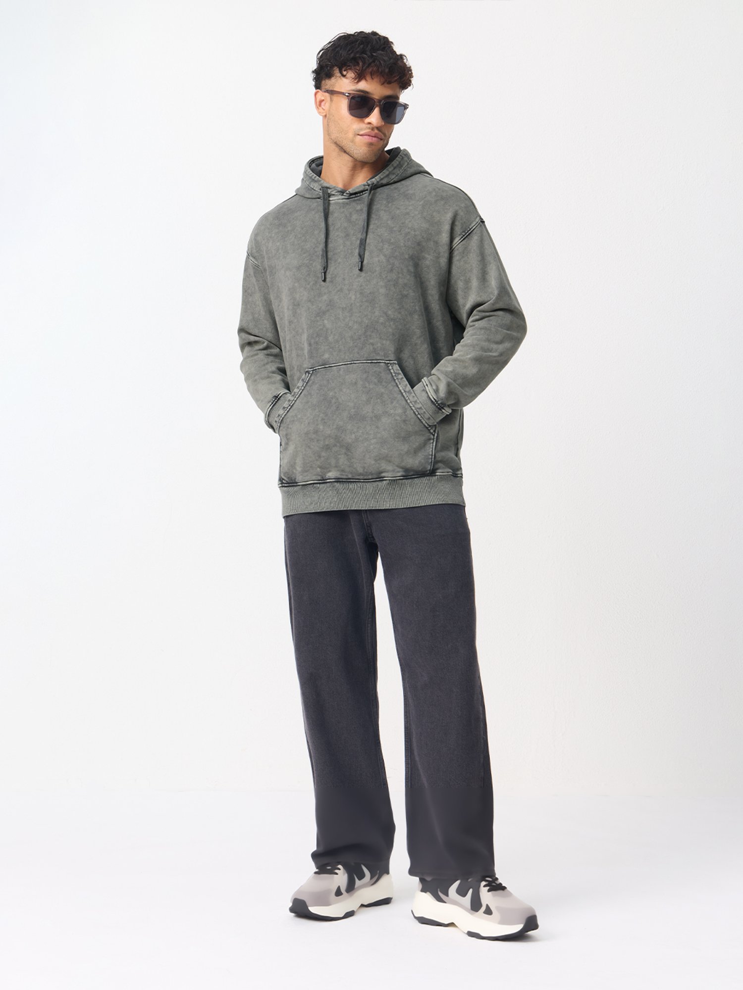 YOASOBIHalzion Hoodie グレー ルーズフィット The Souled Store Oversized Hoodie: Ash Grey Men Oversized Hoodie
