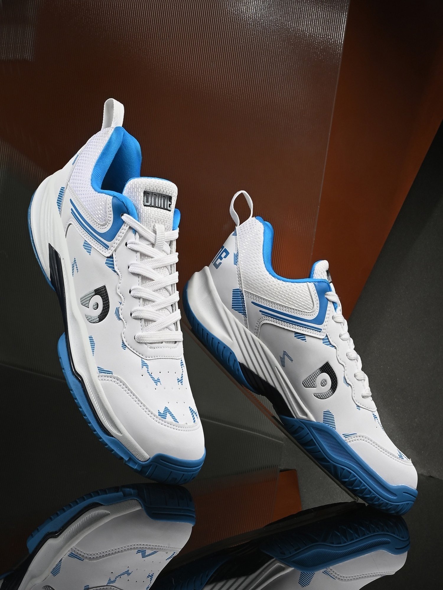 DNINE Men's Blue & White Spikes Non Marking Cricket Shoes