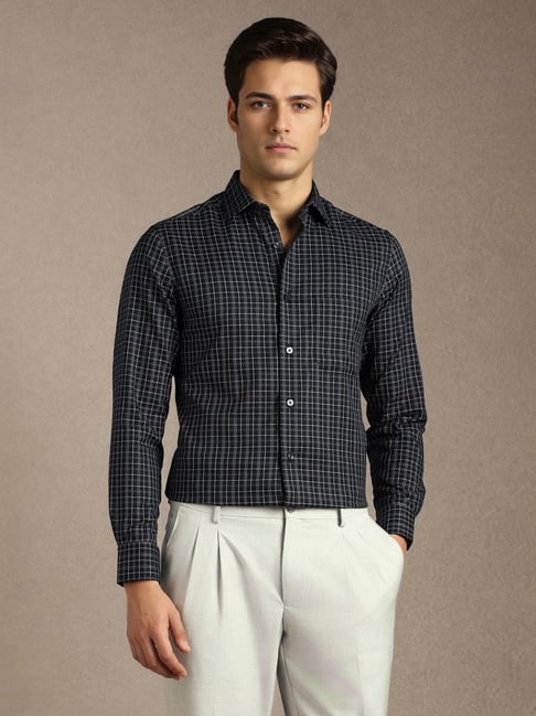 Louis Philippe Black Cotton Regular Fit Checked Shirt-picture-36