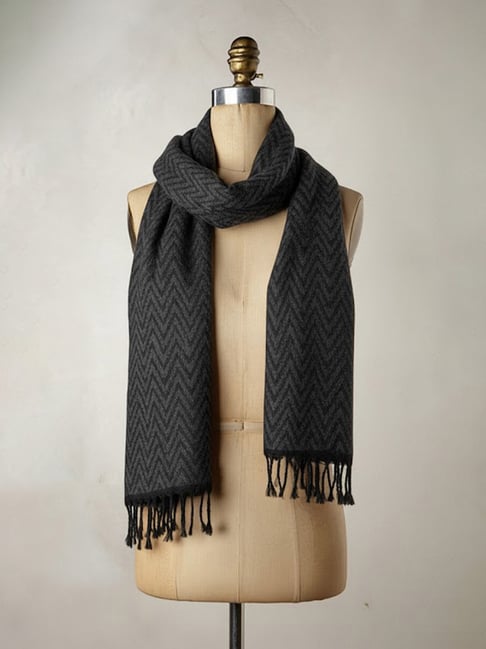 TrueBrowns Grey Geometric Woollen Stole