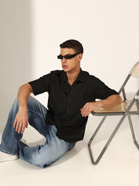 SHOWOFFFF Black Cotton Regular Fit Solid Shirt-picture-35