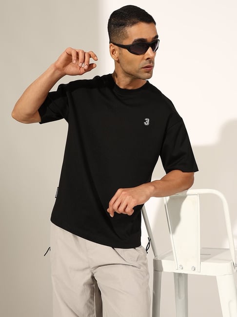 SHOWOFFFF Black Cotton Relaxed Fit Solid T-Shirt