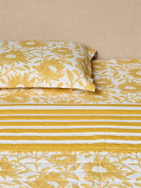 Westside Home Yellow Sunflower Quilted Queen Bed Comforter