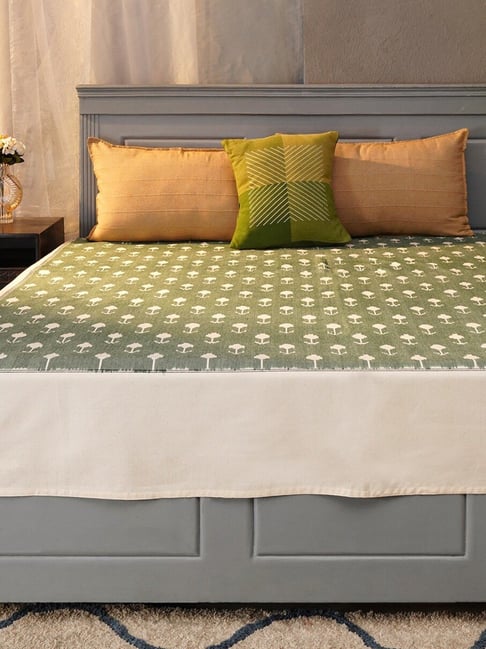 Jaypore Multicolour Cotton Hand Woven Ikat Queen Bedcover-picture-25