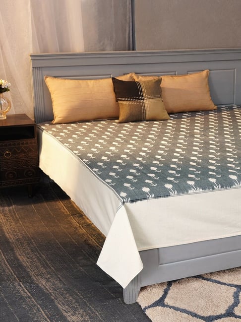 Jaypore Multicolour Cotton Hand Woven Ikat Queen Bedcover-picture-47