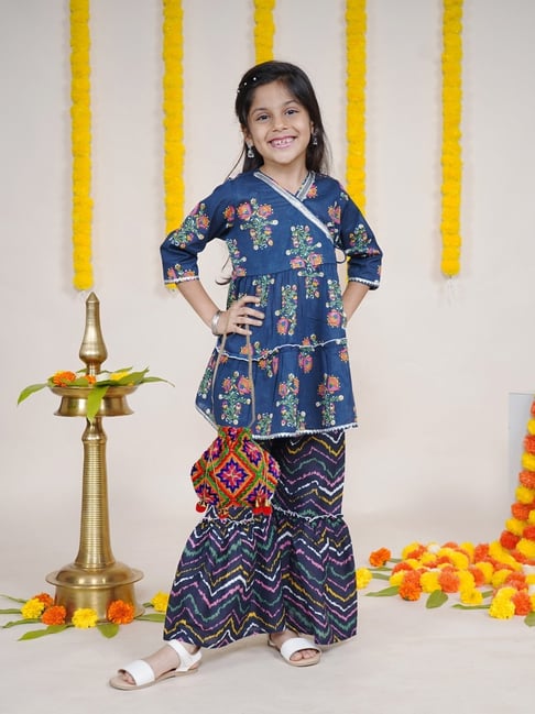 Kiddopanti Girls Multicolour Regular Fit Cotton Printed Kurta Set with Potli-picture-33