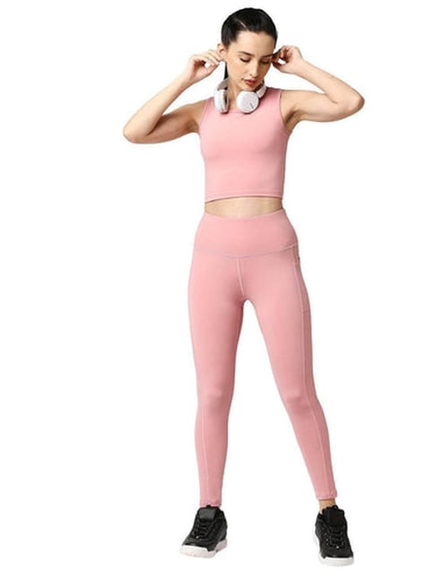 Soie Set of Sleeveless Sports Crop Top and High Waist Ankle Length Sports