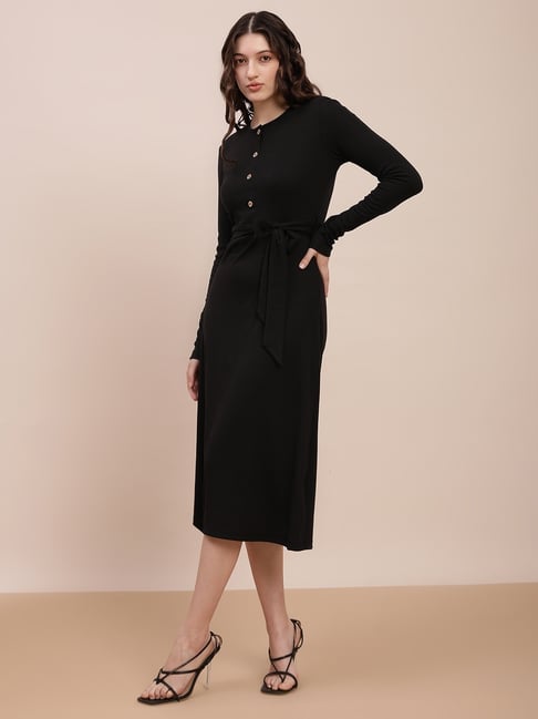 Globus Women Black Self-design Rib Round Neck Long Sleeves Belted A-line Midi Dress-picture-23