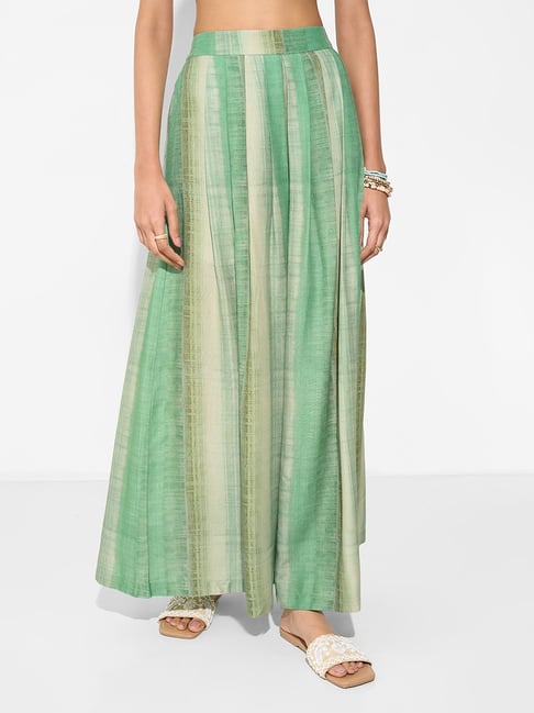 Akkriti By Pantaloons Vineyard Green Rayon Printed Skirt