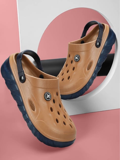 Paragon Men's Tan Back Strap Clogs