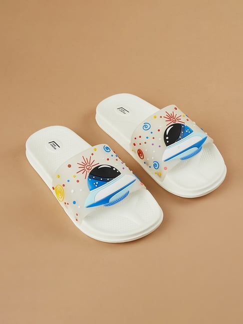 Fame Forever by Lifestyle Boys White Solid Slippers