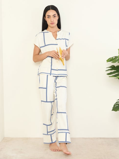 Sweet Dreams Swan White Cotton Geometric Short Sleeves Pyjama Set-picture-25