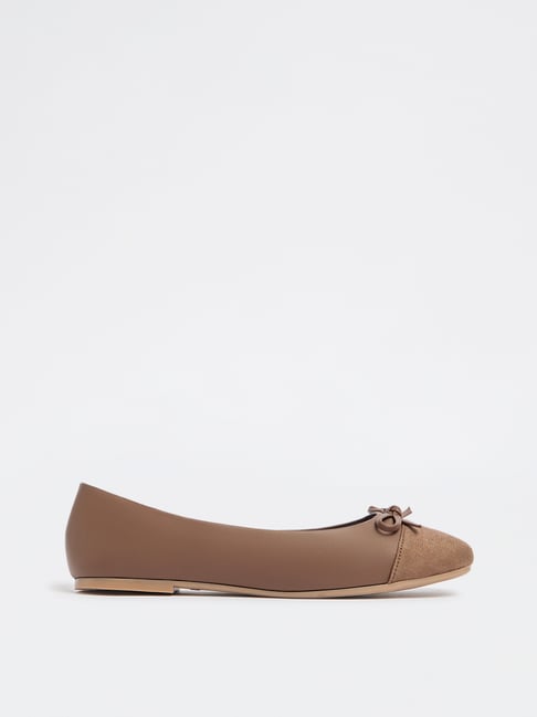 LUNA BLU by Westside Brown Suede Bow-Detail Ballerina