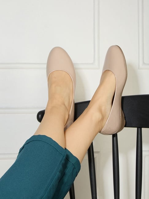 Inc.5 Women's Nude Flat Ballets