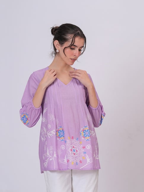 Zolo Label Elegant Lavender Top Featuring Delicate Multicolor Motifs