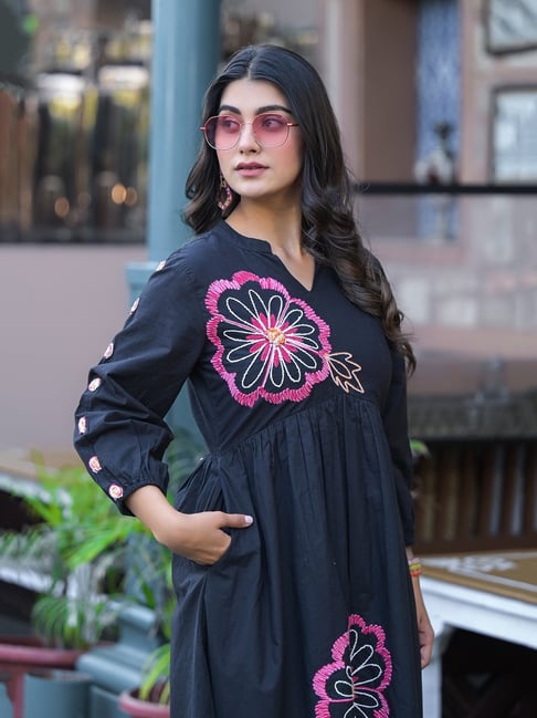 Zolo Label Black Floral Embroidered Midi Dress