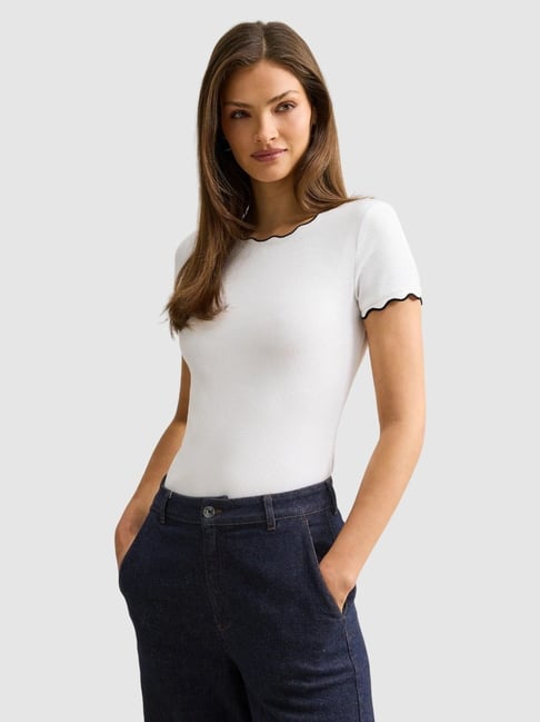 Rebecca Scallop Trim Tee