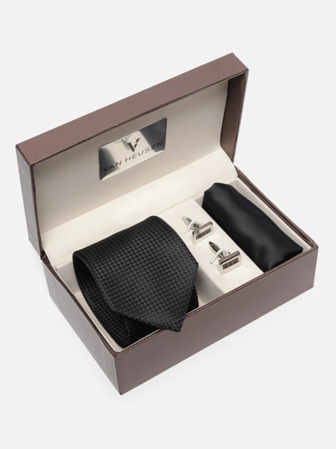 Van Heusen Black Tie, Pocket Square with Cufflink