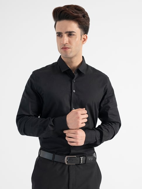 Red Tape Black Relaxed Fit Solid Shirt-picture-45