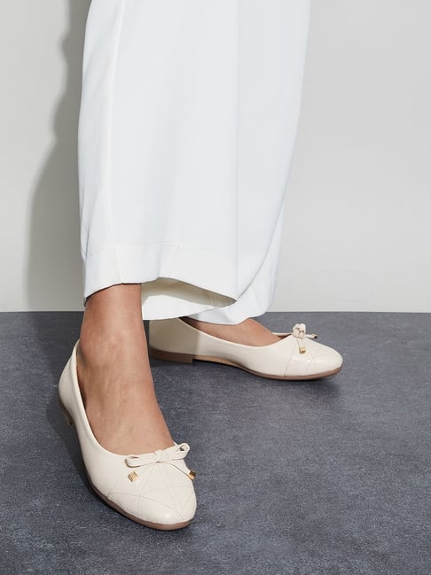 Code by Lifestyle Women's White Flat Ballets