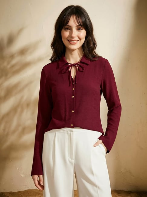 Globus Women Maroon Collared V-Neck Tie-Up Detail Cuffed Sleeves Curved Hem Workwear Shirt