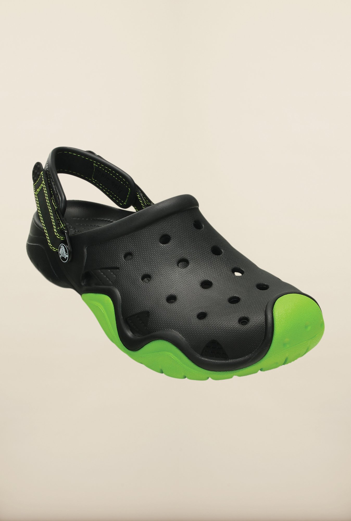 crocs tatacliq