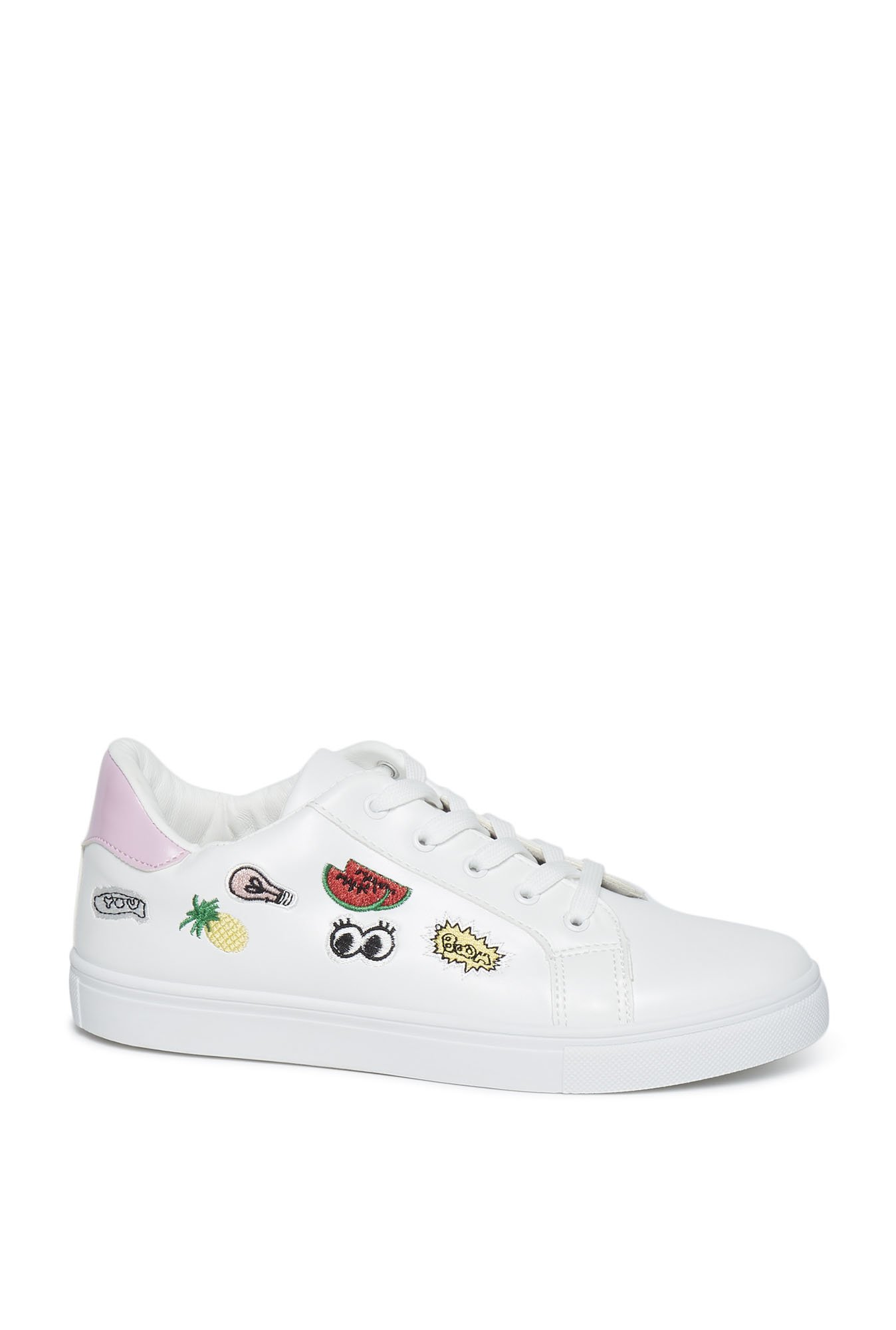 zudio white shoes