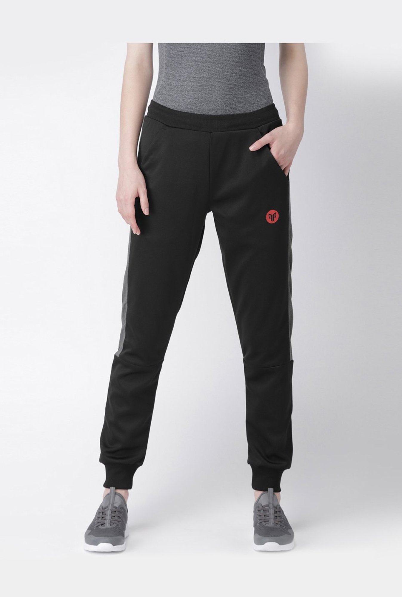 Buy 2go ACTIVE GEAR USA Black Tapered Fit Track Pants - Track Pants for Men  1108083 | Myntra