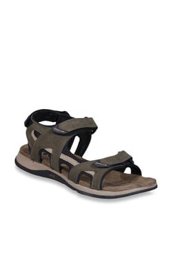 tata cliq woodland sandals