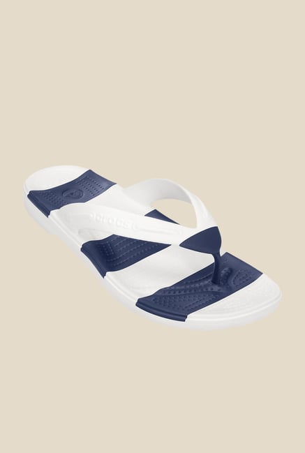 crocs beach line flip flop