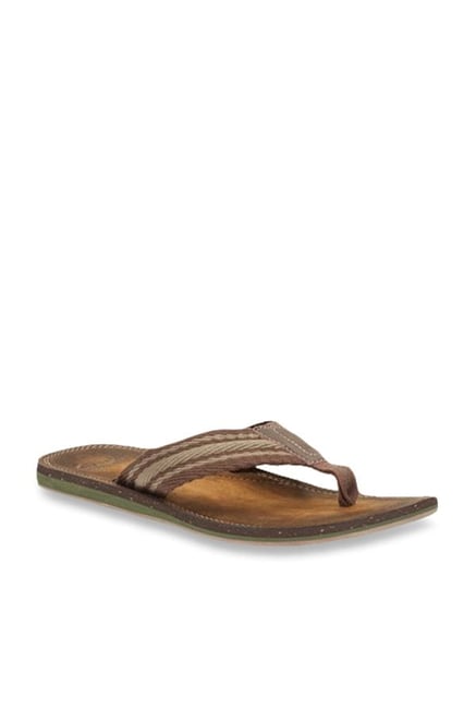 clarks thong sandals