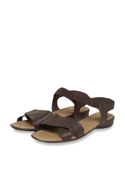 Amazon.com: Nine Sandals for Women Size 5 Ladies Fashion Summer Solid Color  Leather Cover Toe Buckle Flat Sandals (Brown, 7.5) : Clothing, Shoes &  Jewelry