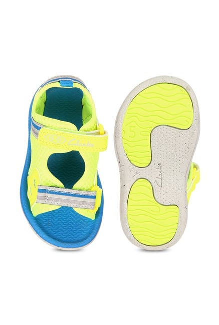 clarks flip flops kids yellow