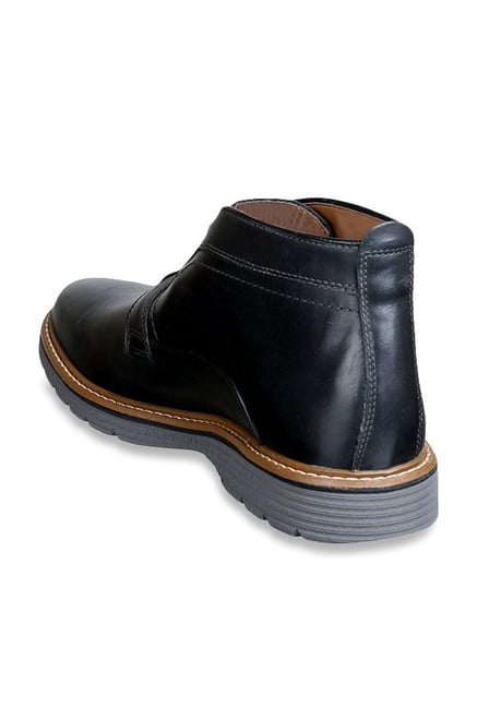 clarks chukka boots canada