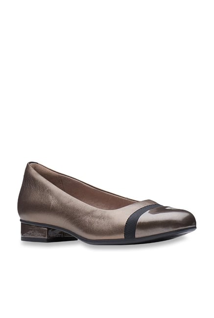 clarks pewter flats