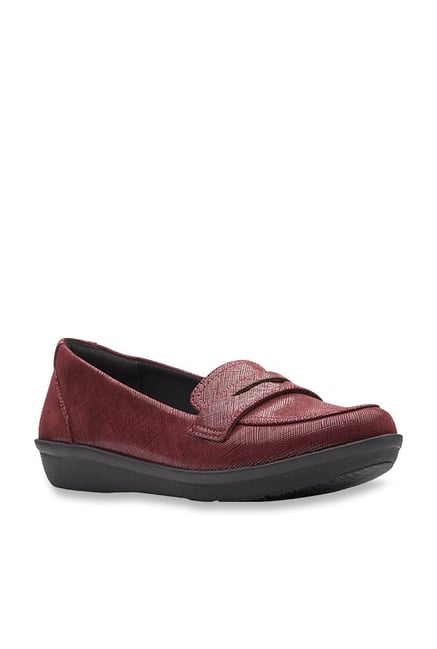 clarks burgundy loafers