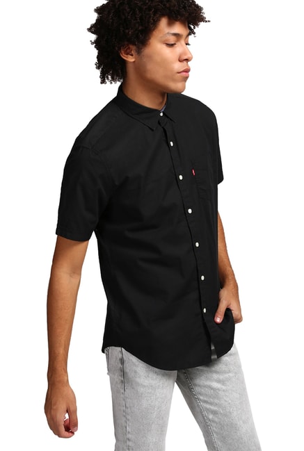 levis black shirt