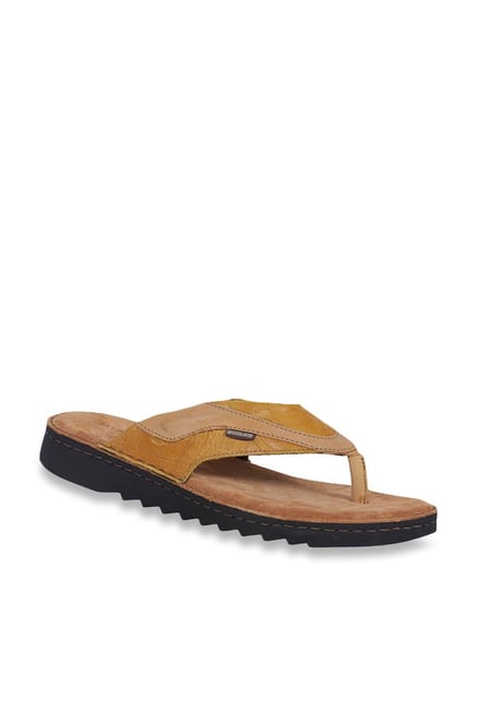 tata cliq woodland sandals